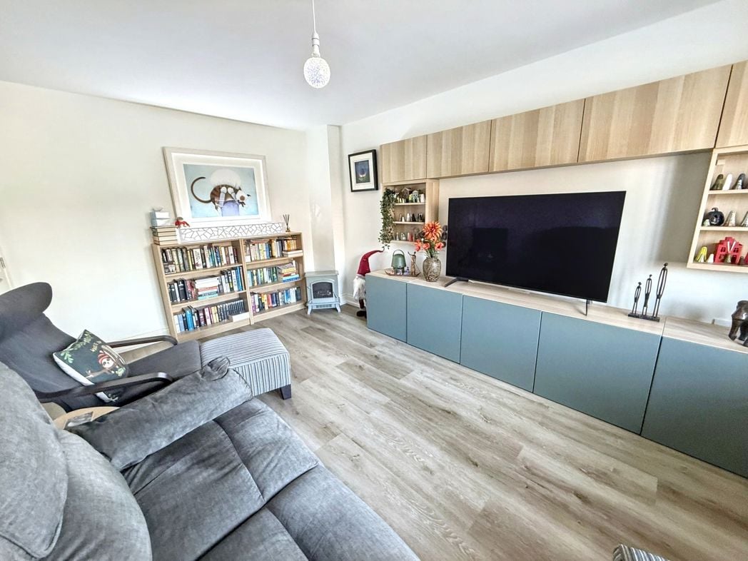 Property image 3 of 23