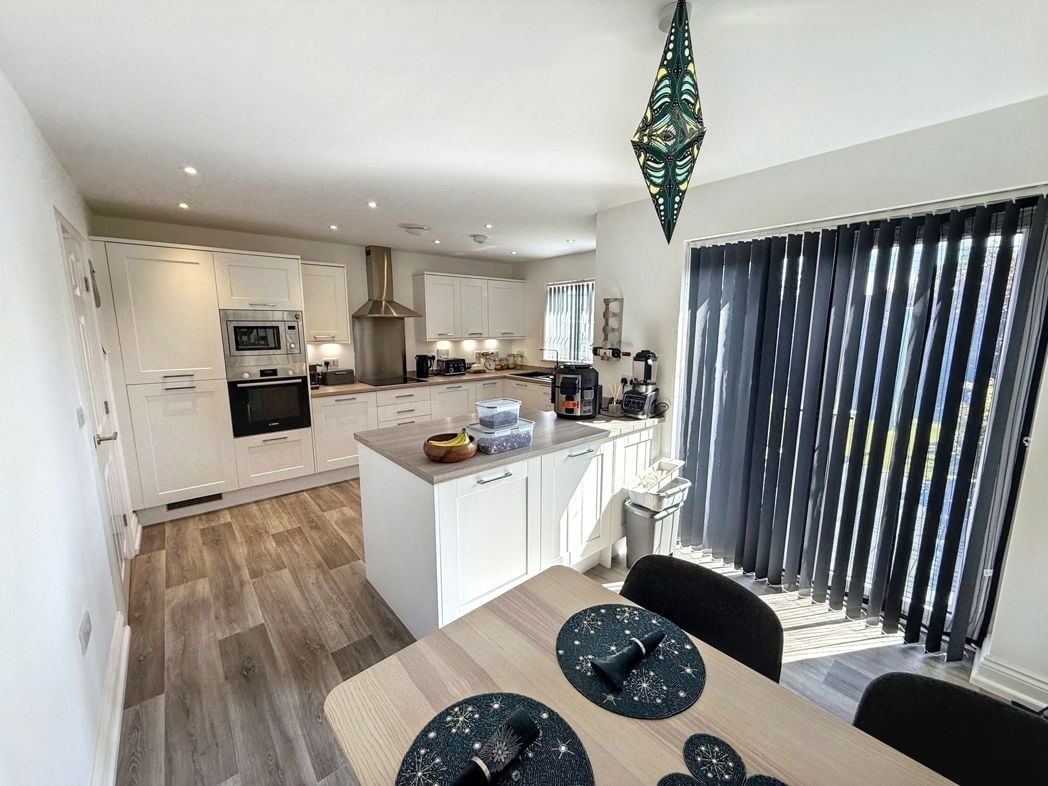 Property image 10 of 23