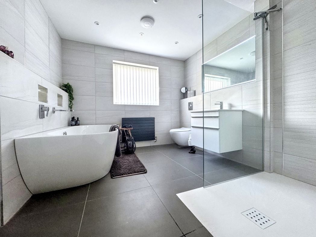 Property image 3 of 24