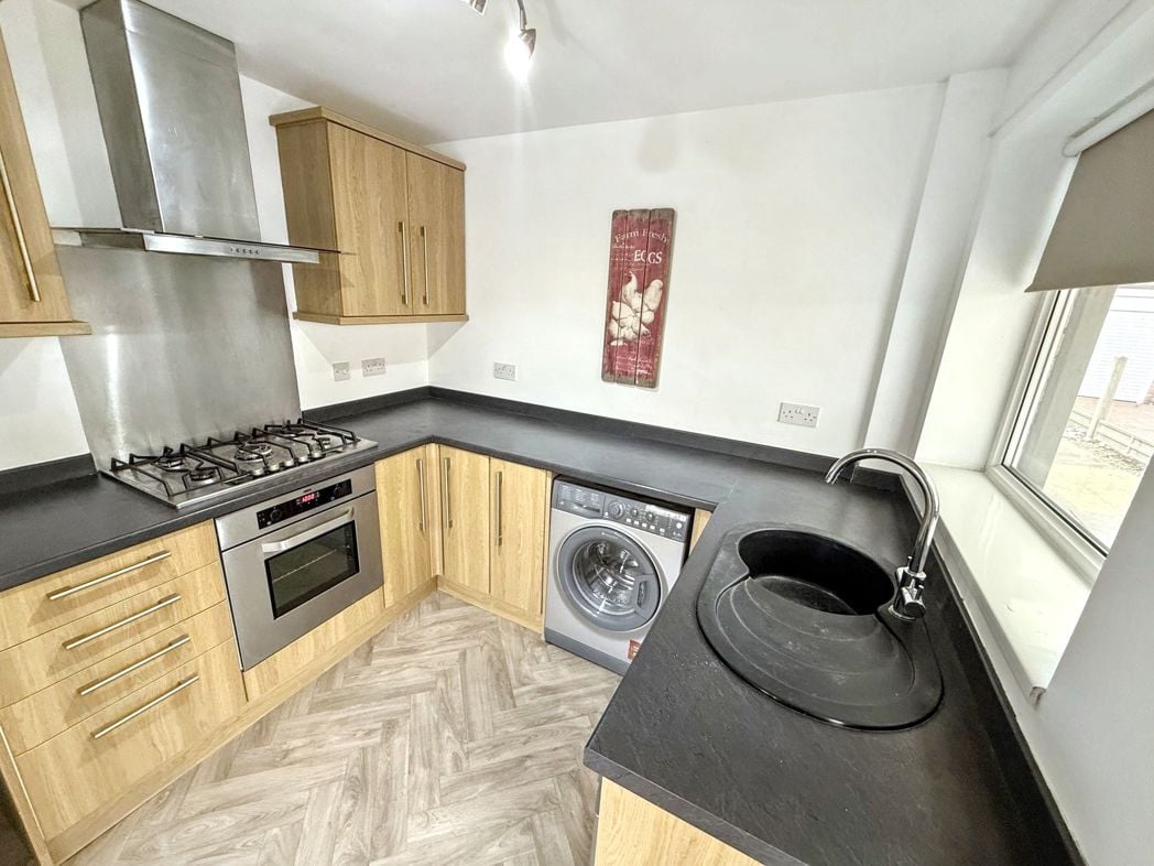 Property image 5 of 9
