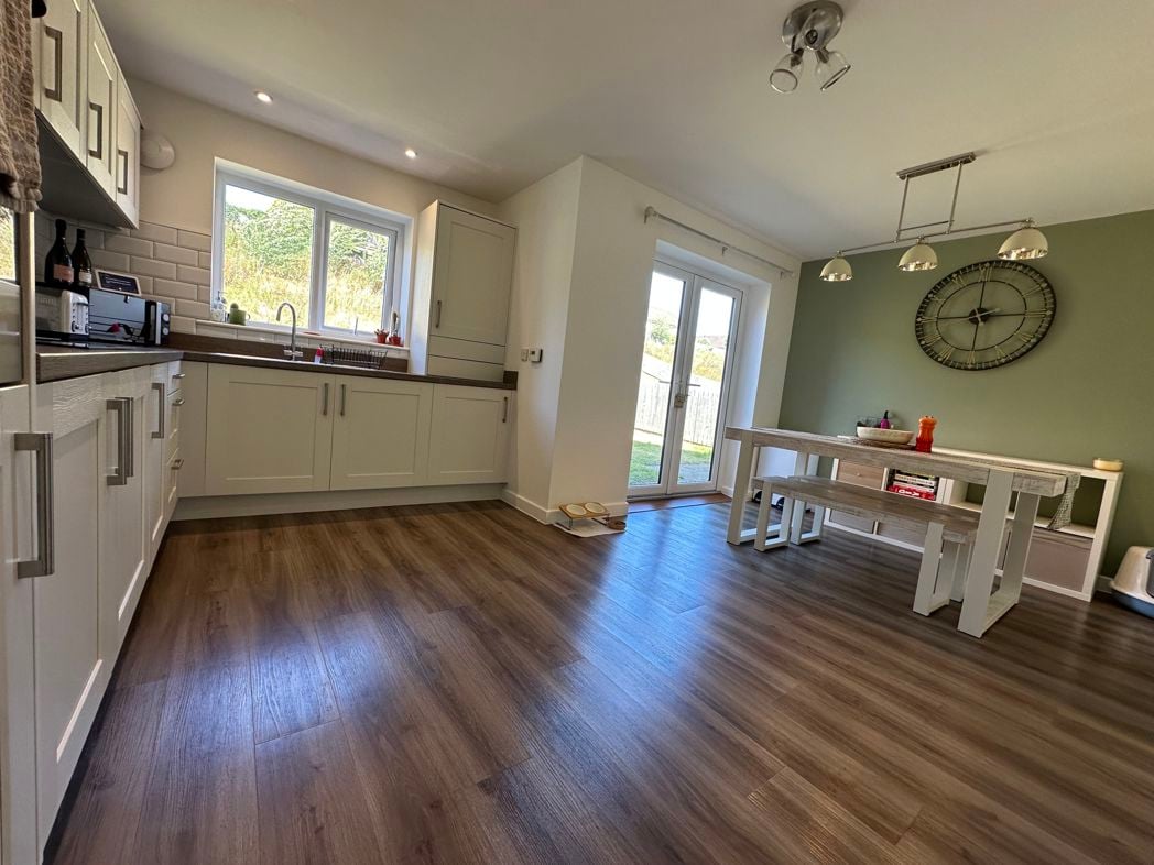 Property image 4 of 15