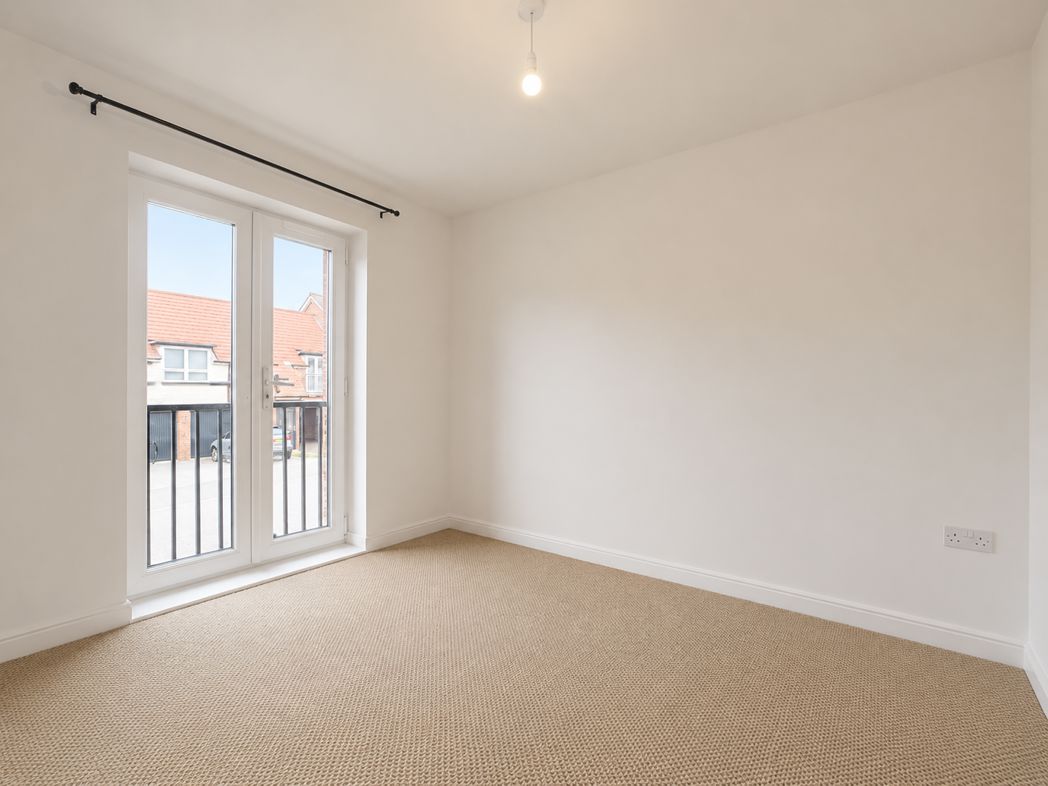 Property image 4 of 11
