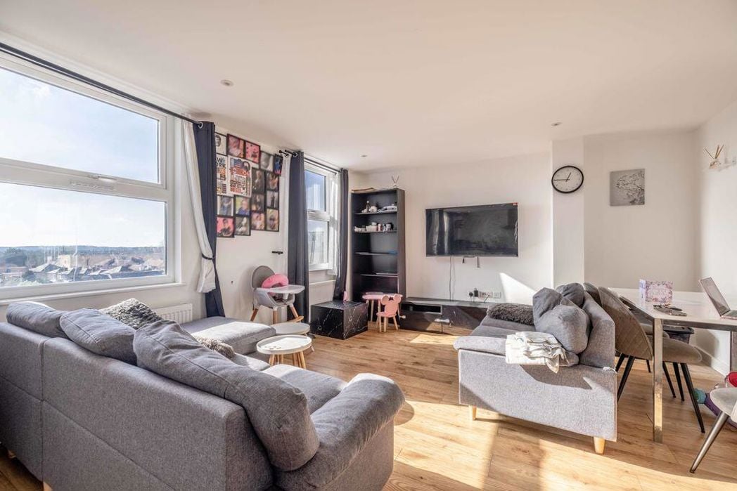 Property image 3 of 9