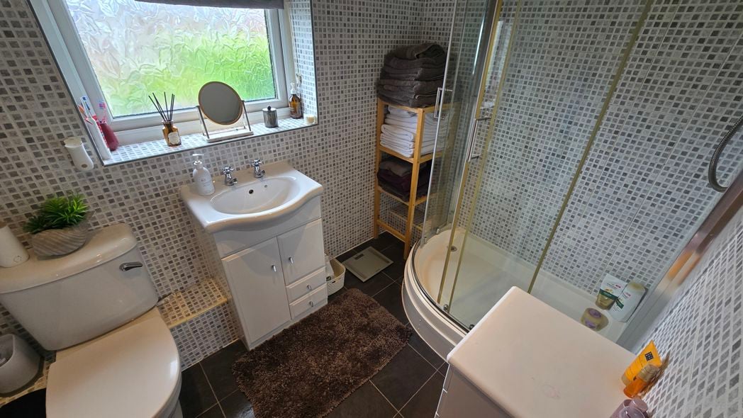 Property image 16 of 25