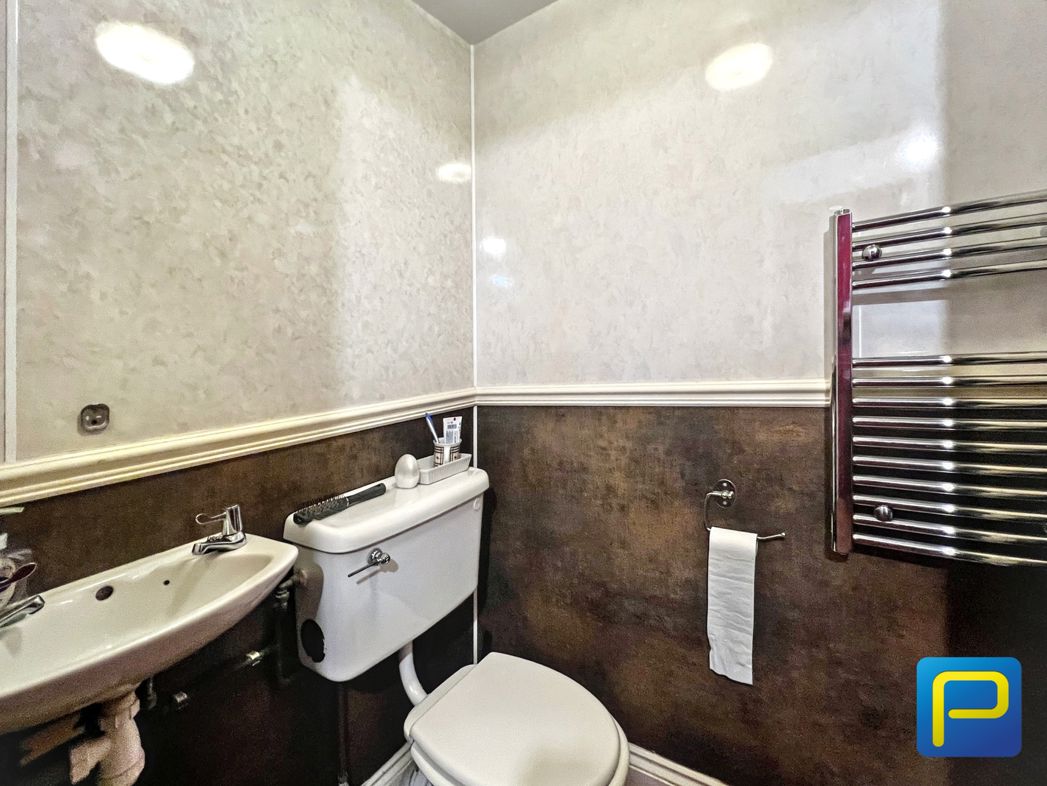 Property image 11 of 23