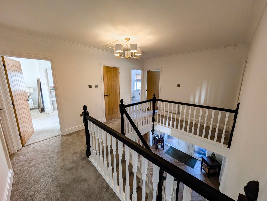 Property image 11 of 25