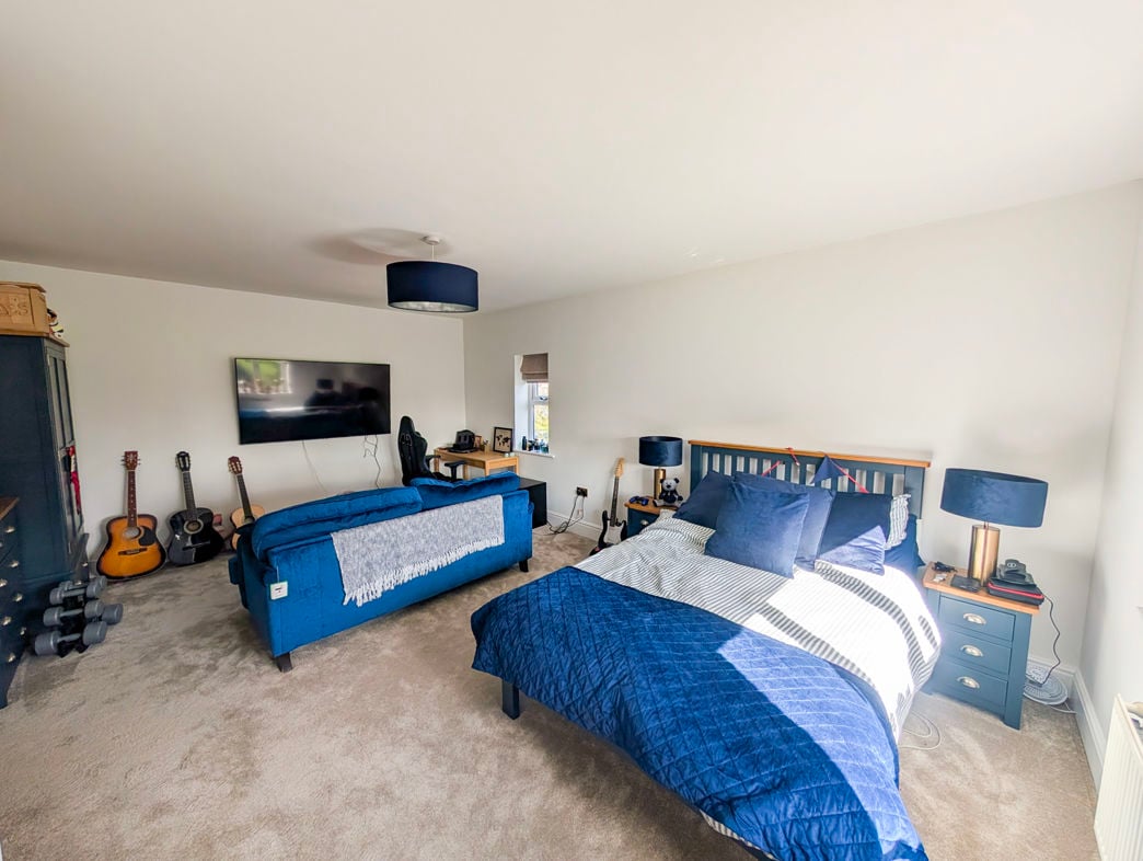 Property image 12 of 25