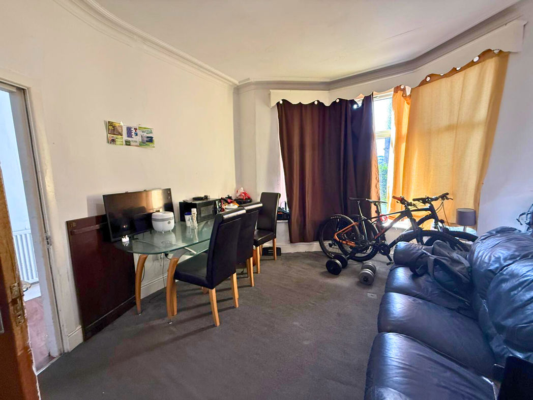 Property image 4 of 11