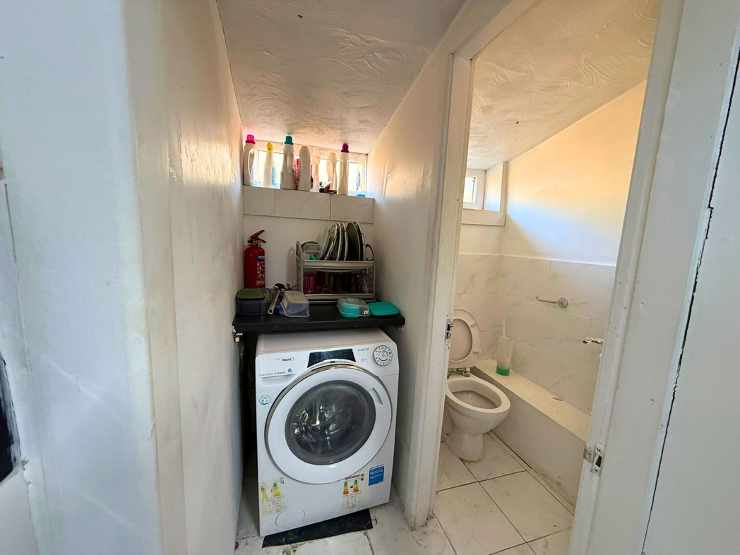 Property image 5 of 11