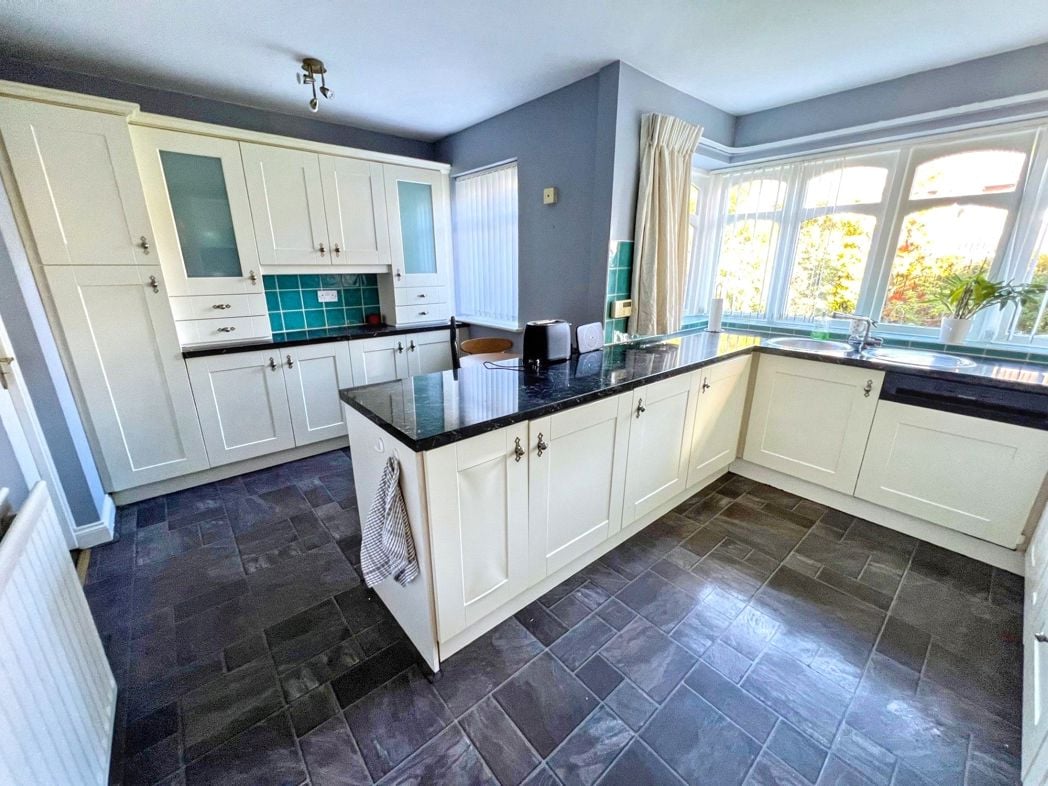 Property image 3 of 16