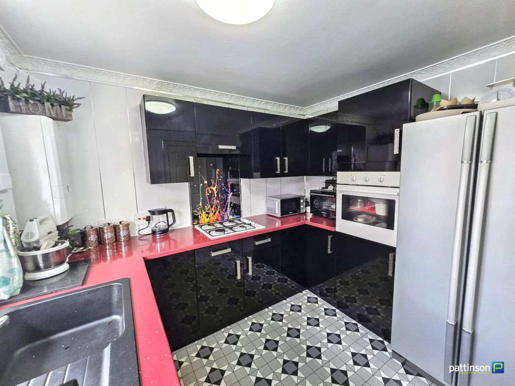Property image 8 of 28