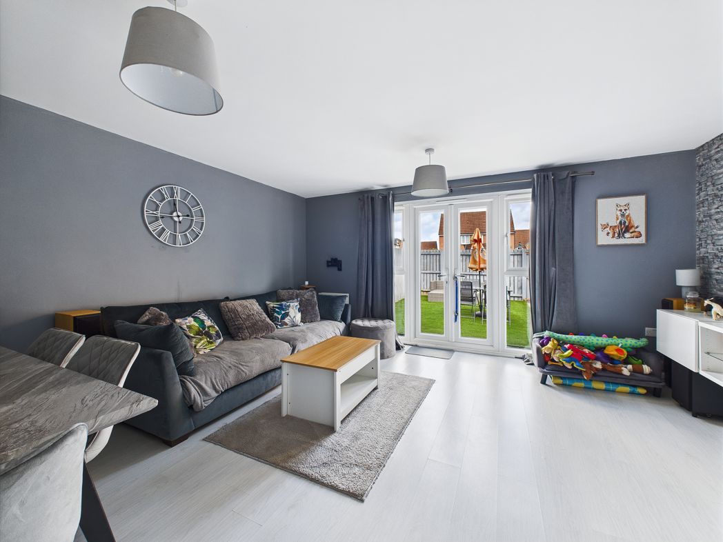 Property image 2 of 9