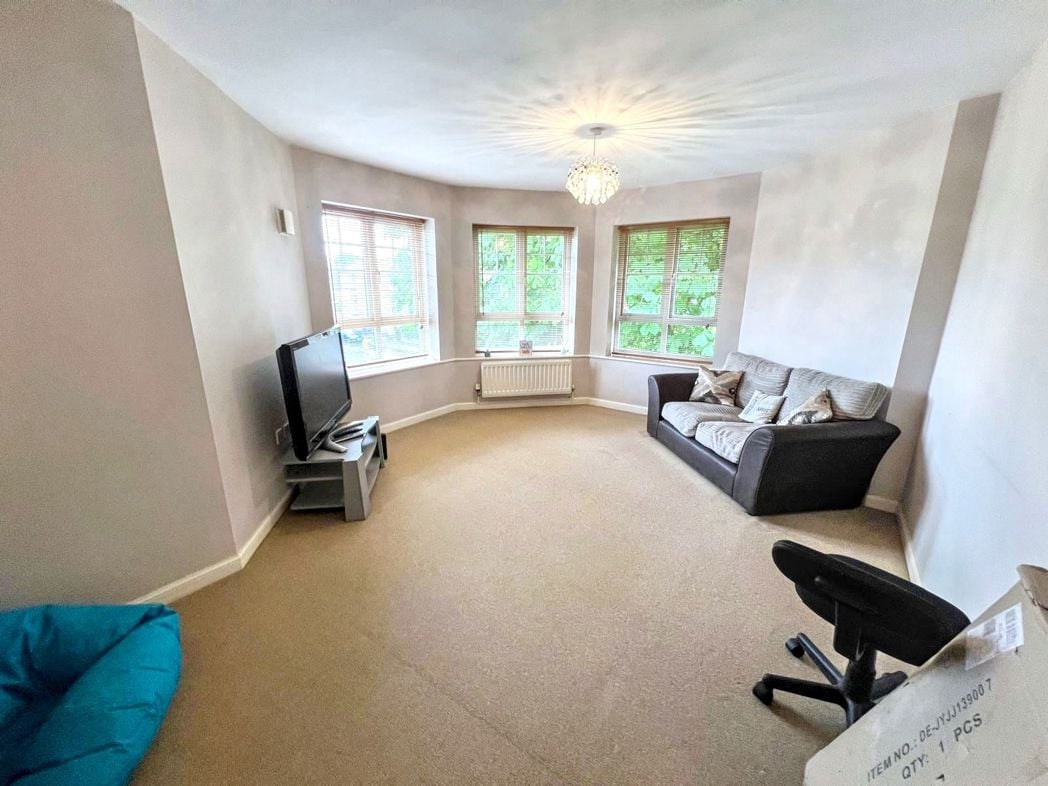 Property image 2 of 10
