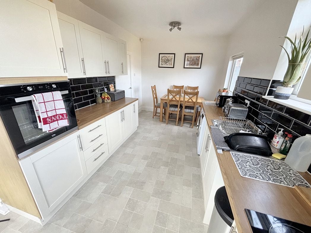 Property image 6 of 12