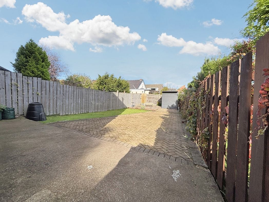 Property image 7 of 12