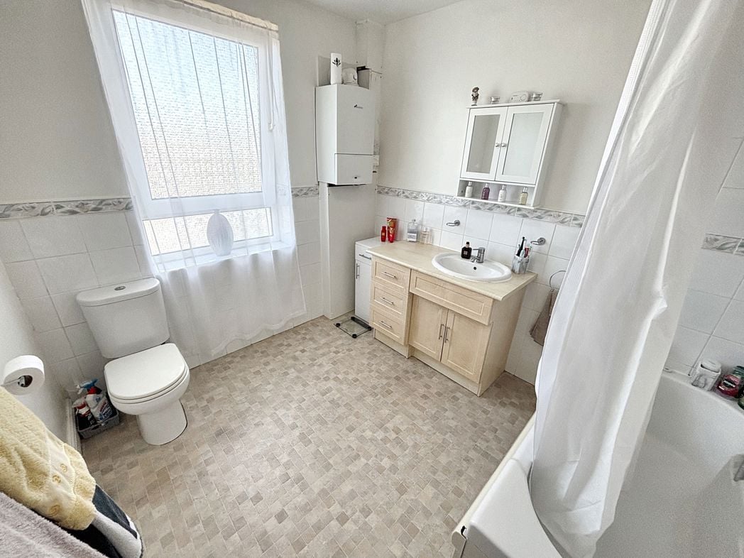 Property image 9 of 12