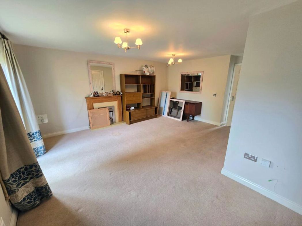 Property image 2 of 18