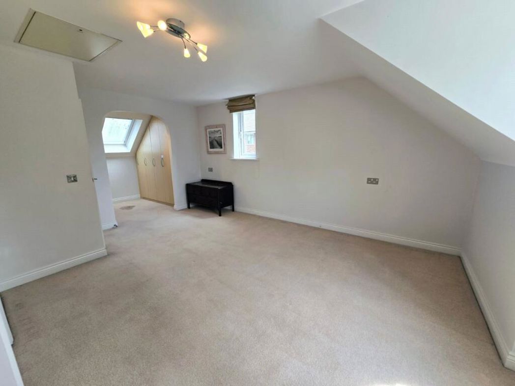 Property image 10 of 18