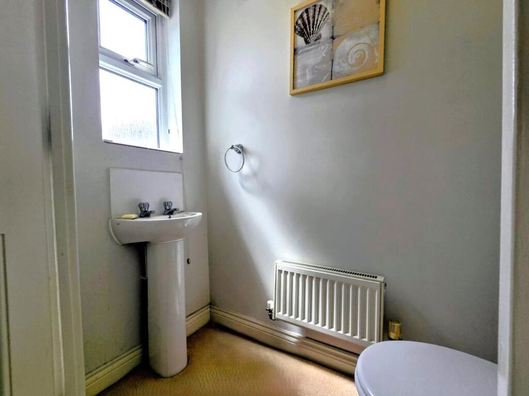 Property image 16 of 18