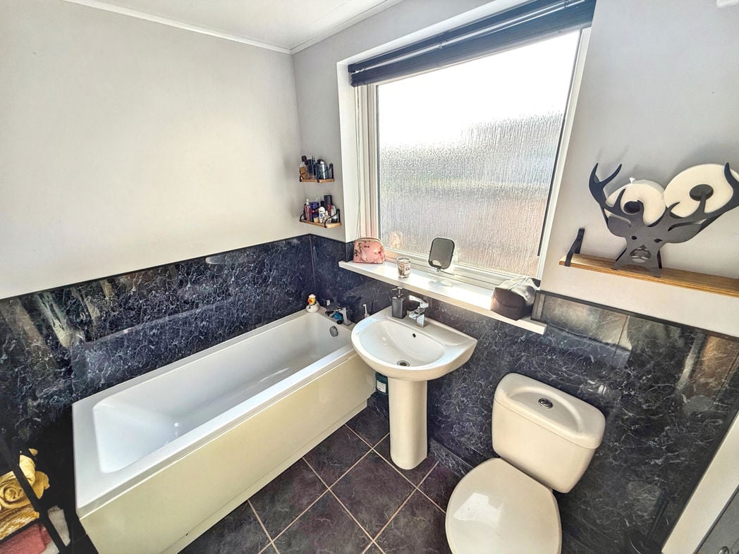Property image 11 of 15