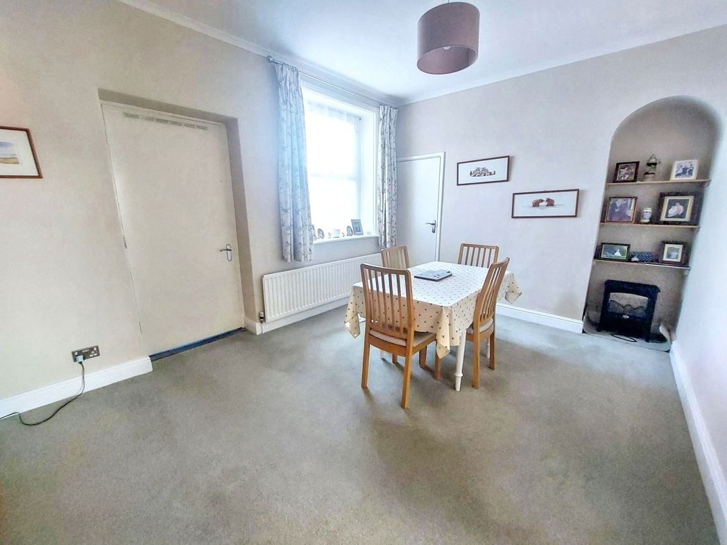 Property image 8 of 19