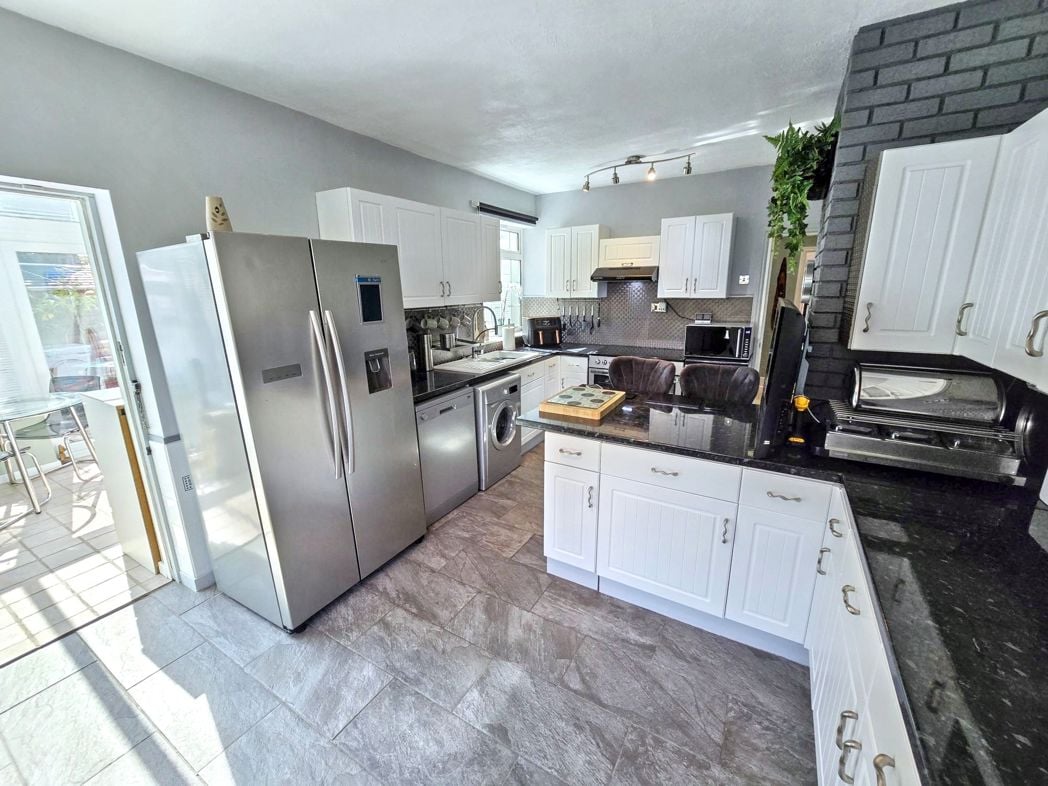Property image 10 of 29