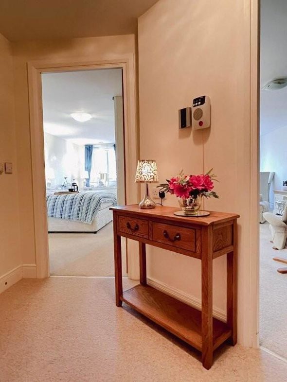 Property image 8 of 22