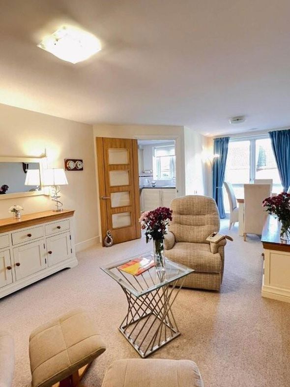 Property image 10 of 22