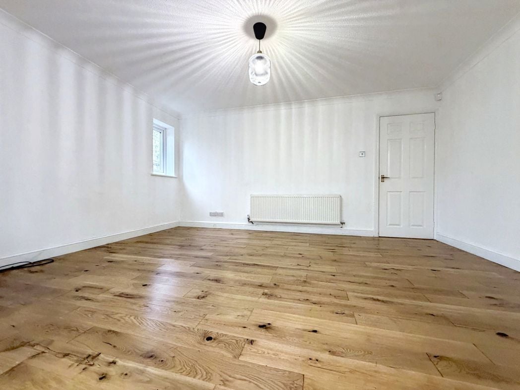 Property image 4 of 19