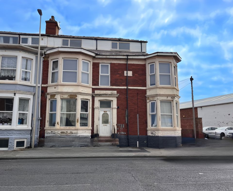 Property image 1 of 2