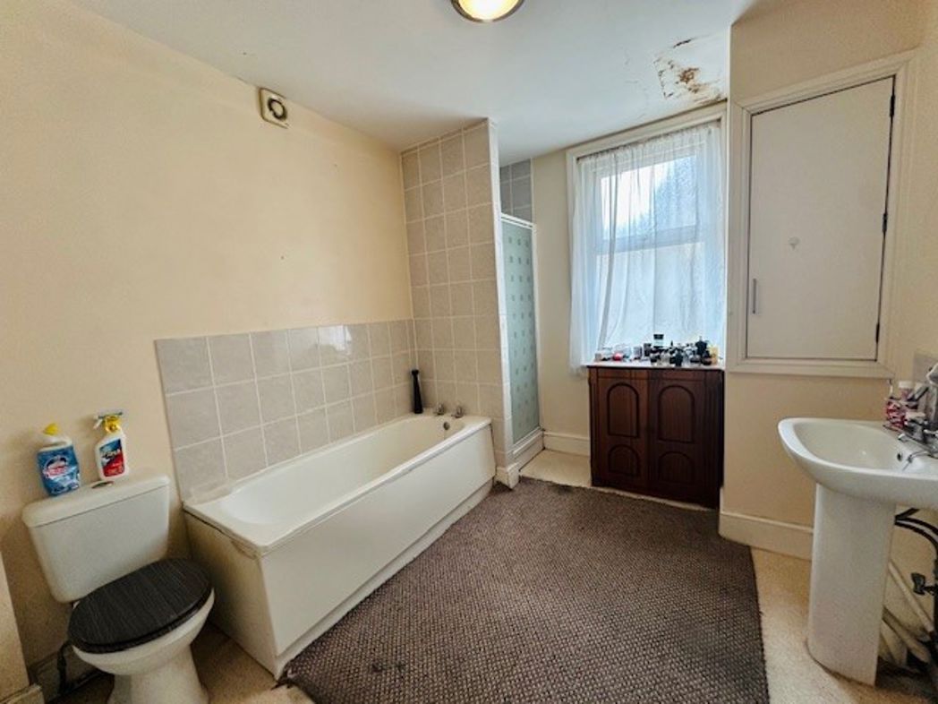 Property image 13 of 17