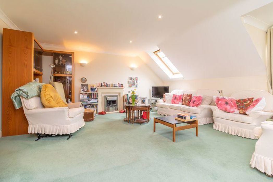 Property image 2 of 19