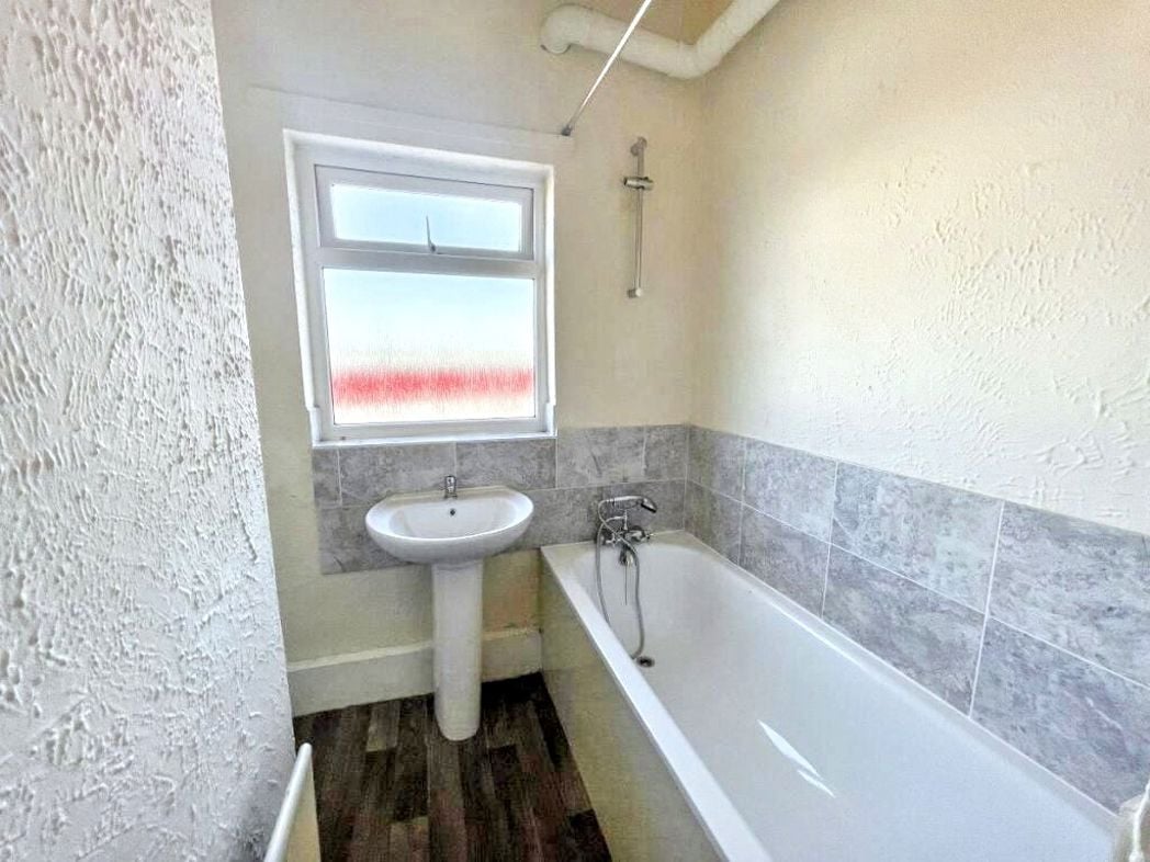 Property image 4 of 5