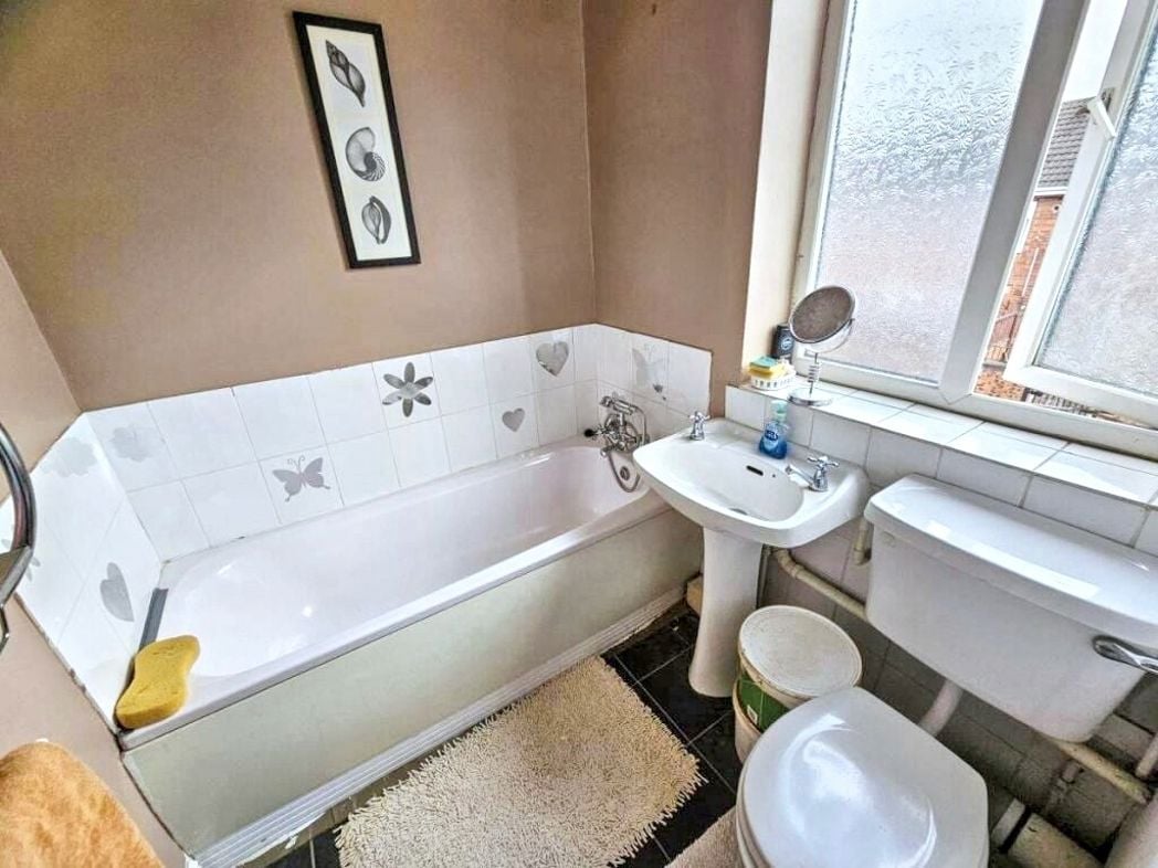 Property image 3 of 6