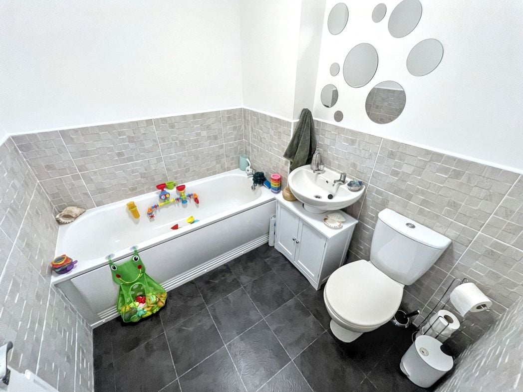 Property image 6 of 15