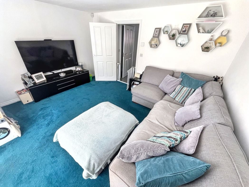 Property image 3 of 15