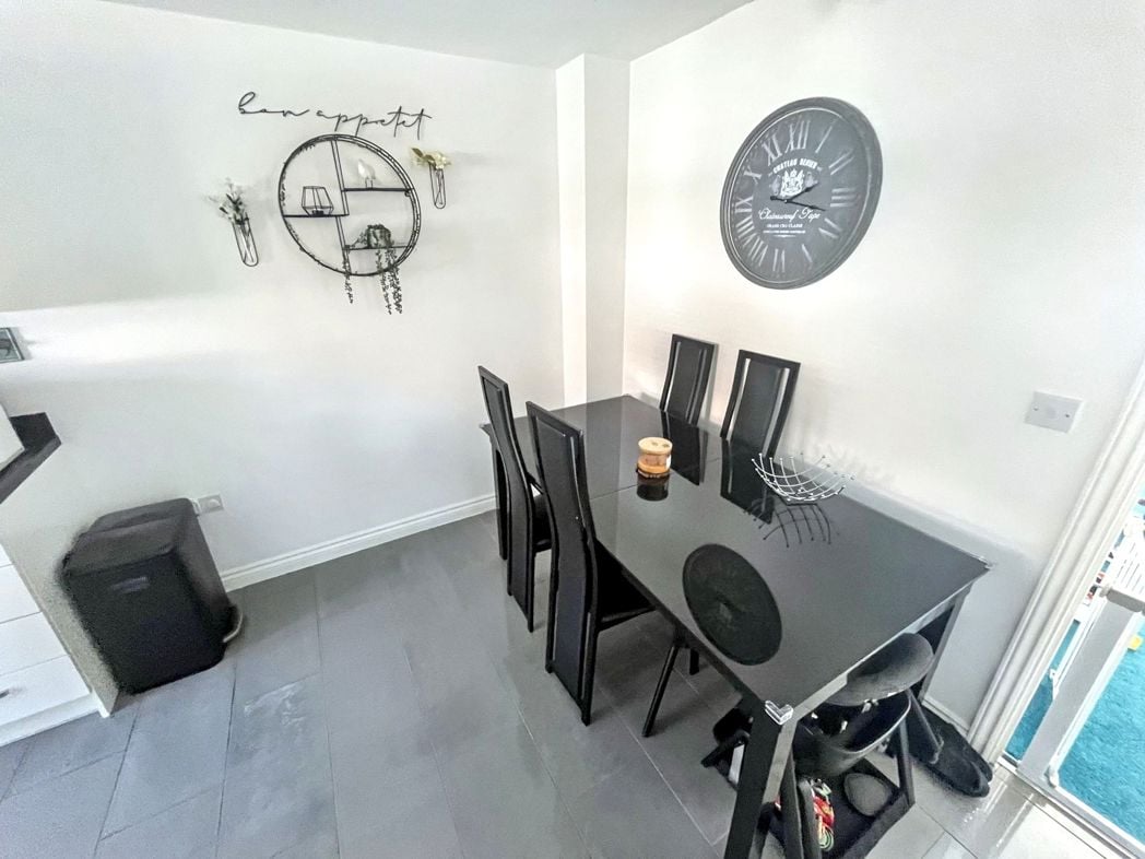 Property image 5 of 15