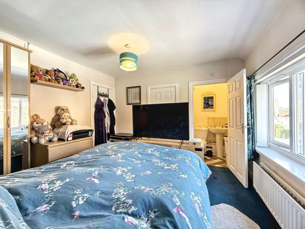 Property image 13 of 21