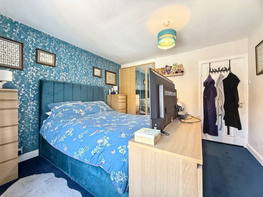 Property image 12 of 21