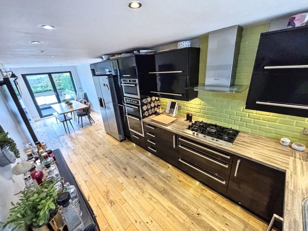 Property image 3 of 30
