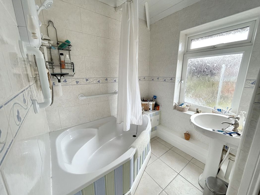 Property image 6 of 13