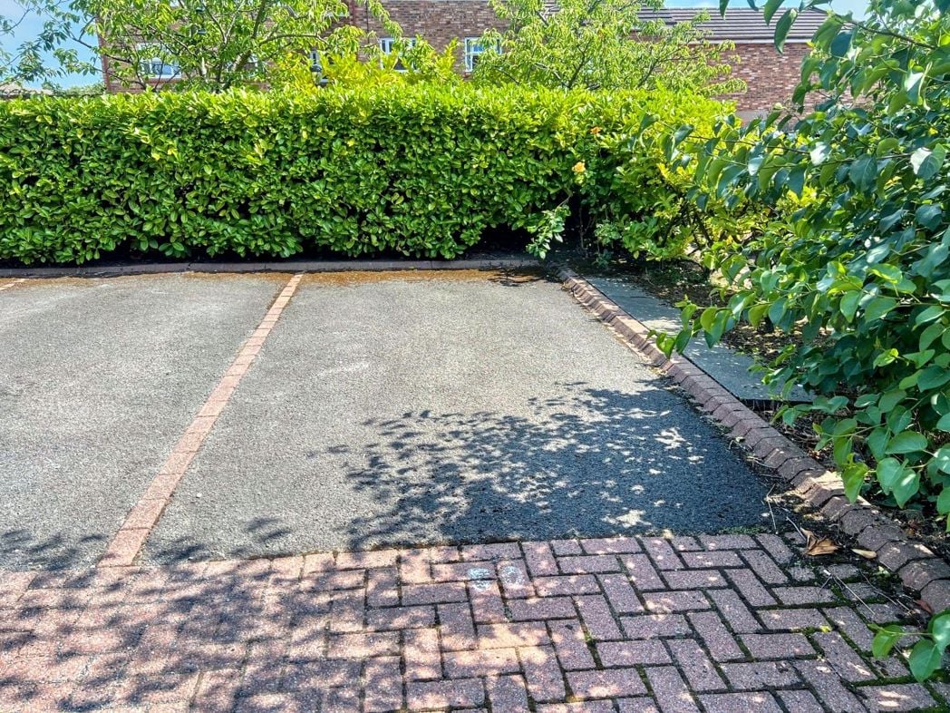 Property image 10 of 11