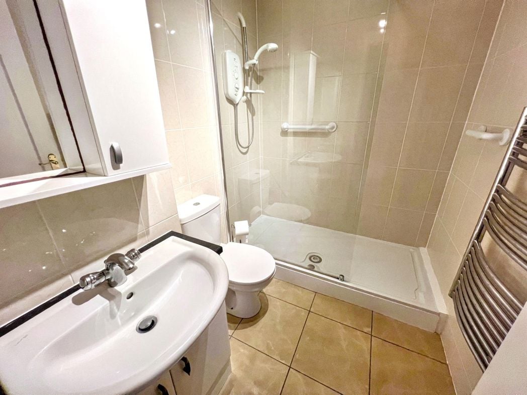 Property image 5 of 11