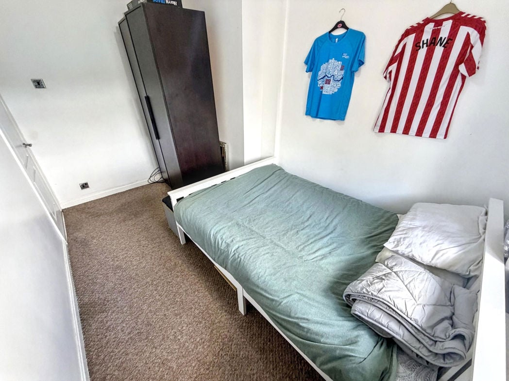 Property image 12 of 18