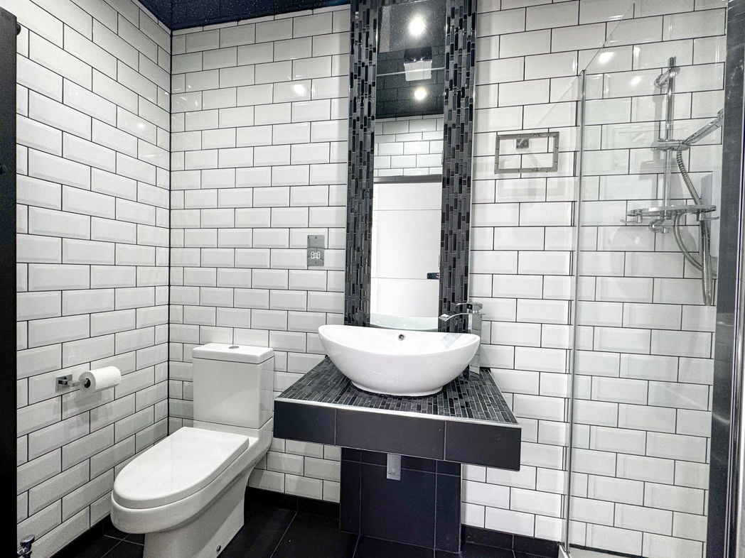 Property image 11 of 14