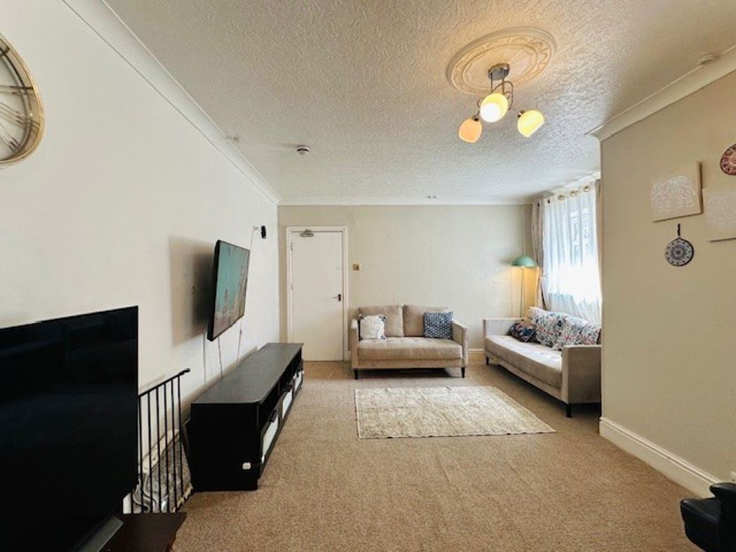 Property image 4 of 28
