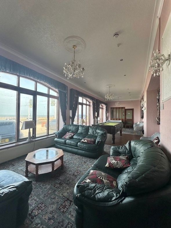 Property image 9 of 28