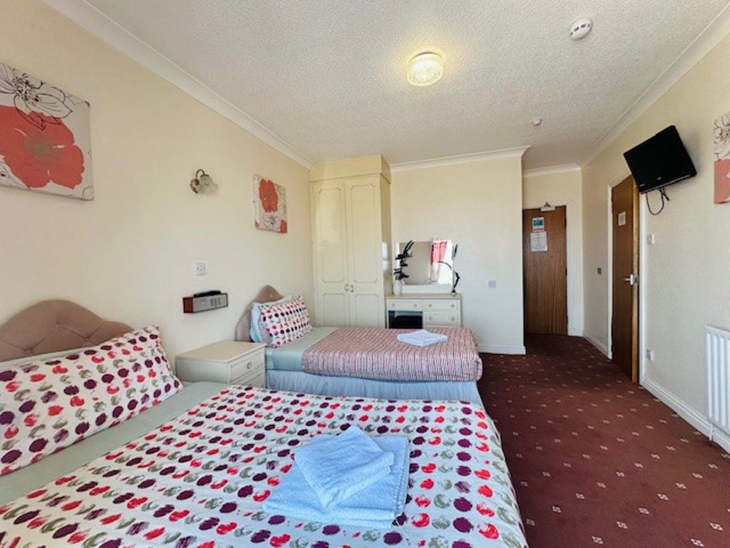 Property image 19 of 28