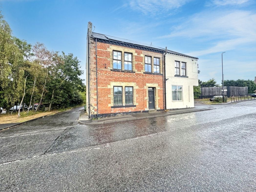 Property image 1 of 31