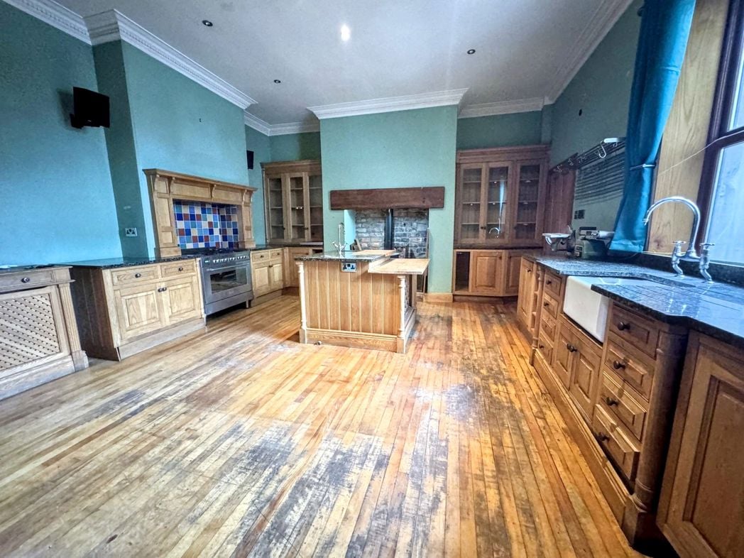 Property image 7 of 31